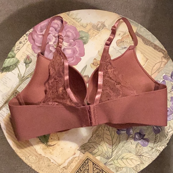 Bra 🦢 - Picture 3 of 5